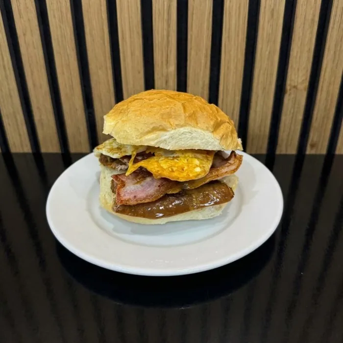 Breakfast butty — before